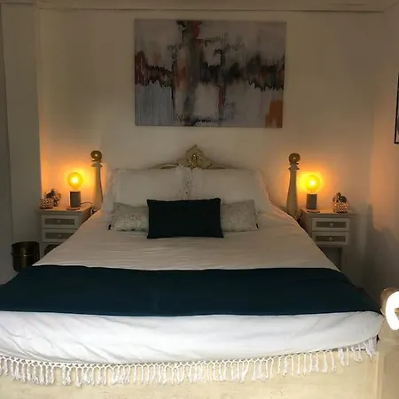 Charming 1 Bedroom Guesthouse - Pool And Jacuzzi Apartamento Colares